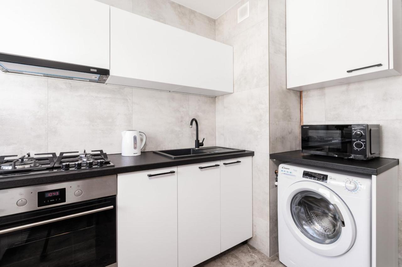 Stylish Apartment Near Wroclavia For 4 Guests By Noclegi Renters فروتسواف المظهر الخارجي الصورة